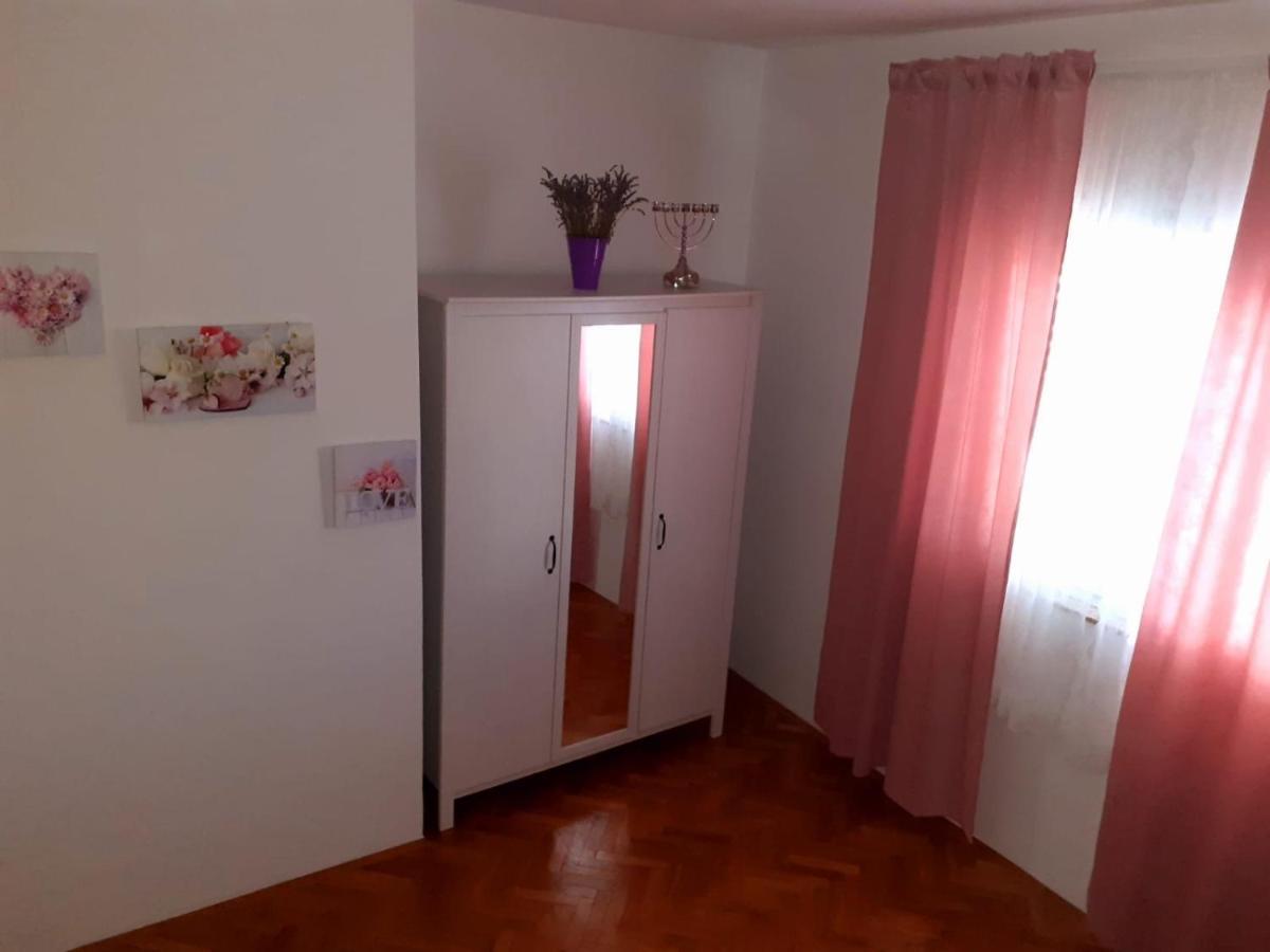 Lumar Holidays And Apartments Preko Exterior photo